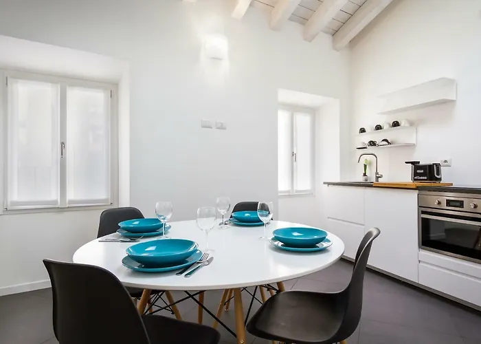 Casa Perlasca * チェルノッビオ